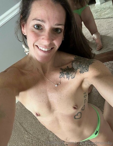 Foto di nudo di fuga di OnlyFans di Convincedmom4u