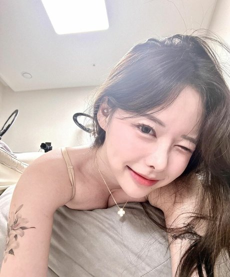 Foto di nudo di fuga di OnlyFans di Sdust
