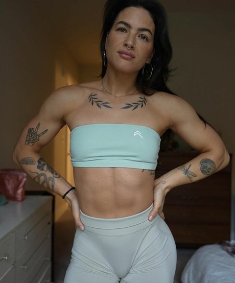 Foto di nudo di fuga di OnlyFans di Kelly Matthews