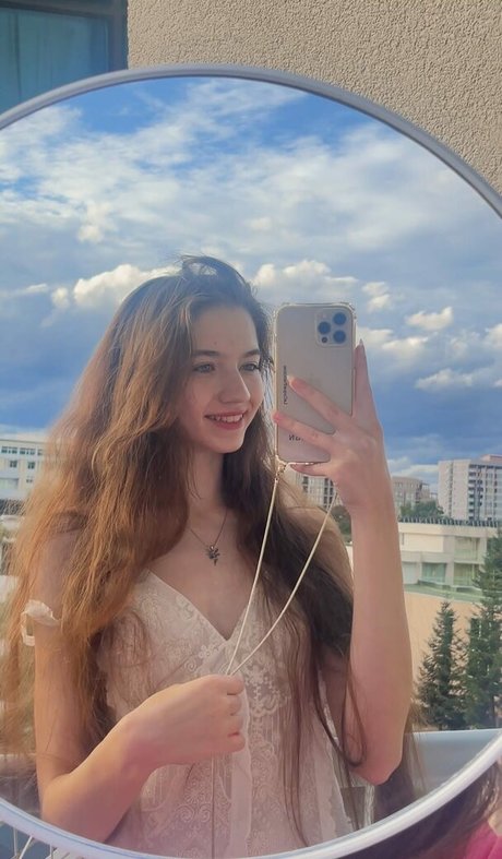 Foto di nudo di fuga di OnlyFans di Dana Taranova