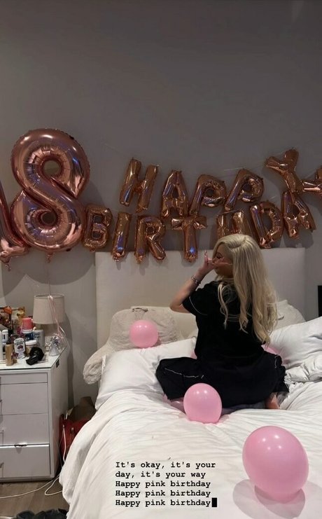 Foto di nudo di fuga di OnlyFans di Alabama Barker