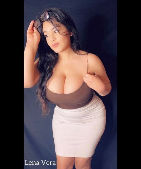 Foto di nudo di fuga di OnlyFans di Lena Vera