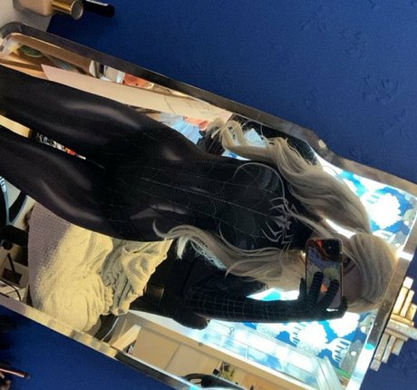 Foto di nudo di fuga di OnlyFans di Allykitti