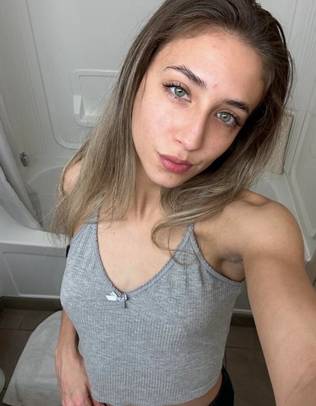 Foto di nudo di fuga di OnlyFans di Yellowminimum6204