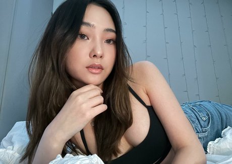 Foto di nudo di fuga di OnlyFans di Esblee
