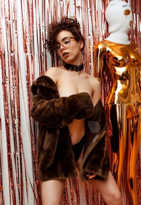 Foto di nudo di fuga di OnlyFans di Curlywiktoria