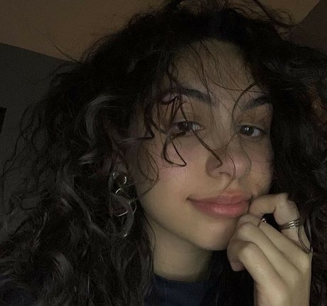 Foto di nudo di fuga di OnlyFans di Alessia Cara