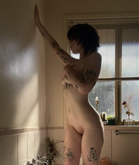 Foto di nudo di fuga di OnlyFans di Spitsuccubus