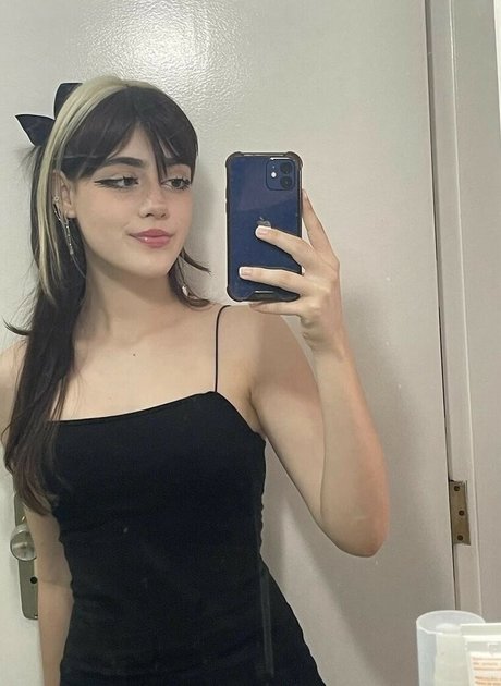 Foto di nudo di fuga di OnlyFans di Aangelarrochista