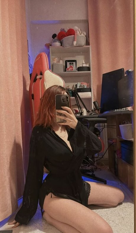 Foto di nudo di fuga di OnlyFans di Ozbassak