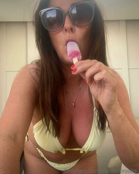 Foto di nudo di fuga di OnlyFans di Motherbrooks