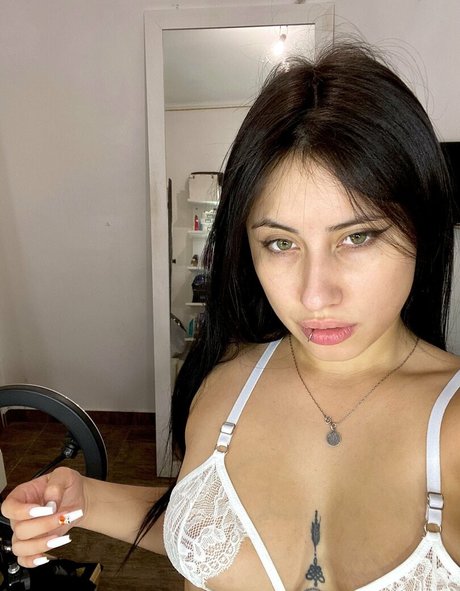 Foto di nudo di fuga di OnlyFans di Peachesjane