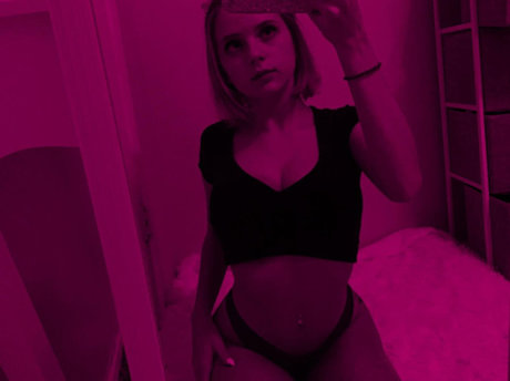 Foto di nudo di fuga di OnlyFans di Emmanuelleweddell