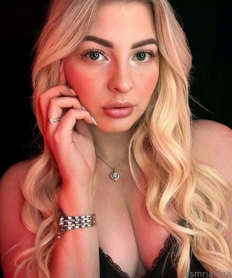 Foto di nudo di fuga di OnlyFans di Asmr Janina