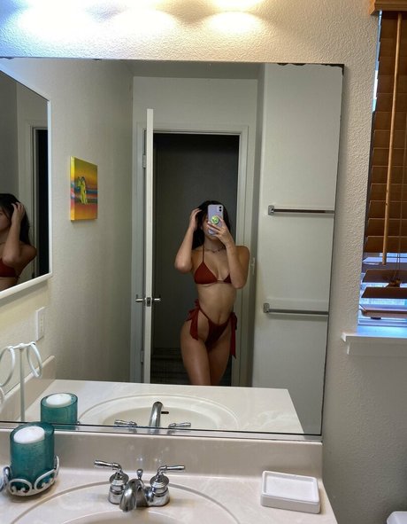 Foto di nudo di fuga di OnlyFans di Trinity Kamalei