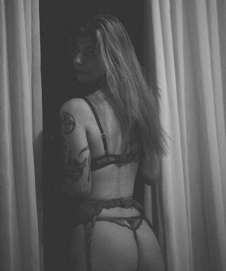 Foto di nudo di fuga di OnlyFans di Keitish