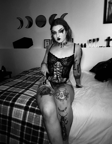 Foto di nudo di fuga di OnlyFans di Marcelinevox