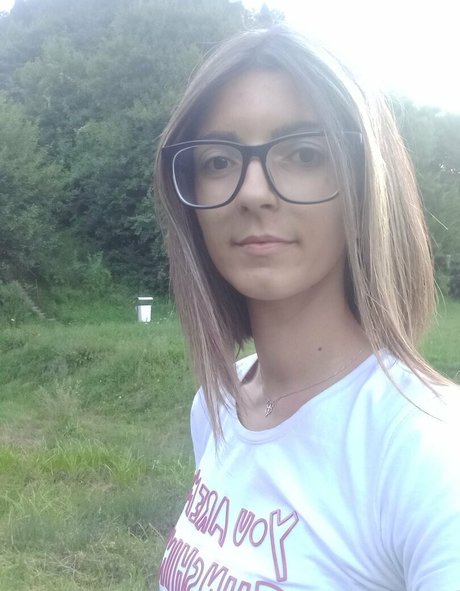 Foto di nudo di fuga di OnlyFans di Raluca