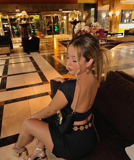 Foto di nudo di fuga di OnlyFans di Aricedress