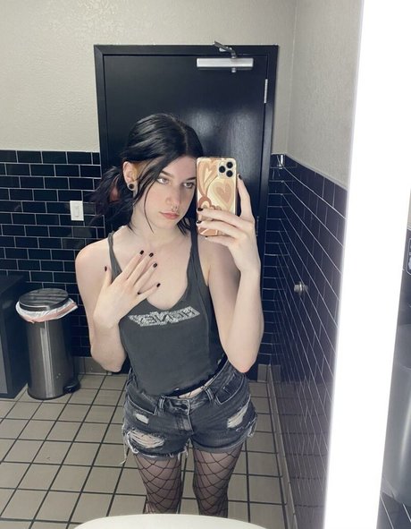 Foto di nudo di fuga di OnlyFans di Trashpotatopie