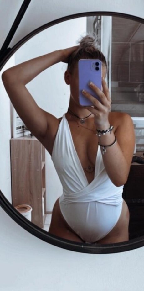Foto di nudo di fuga di OnlyFans di Cassbq