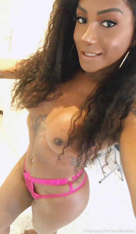 Foto di nudo di fuga di OnlyFans di Sarinhadiass