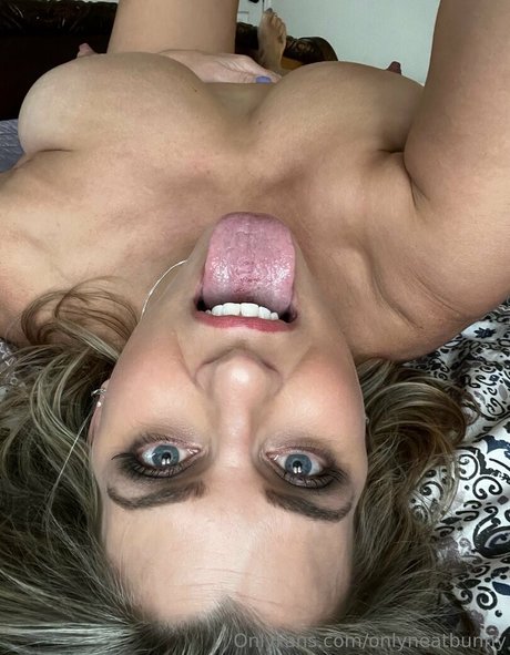 Foto di nudo di fuga di OnlyFans di Onlyneatbunny