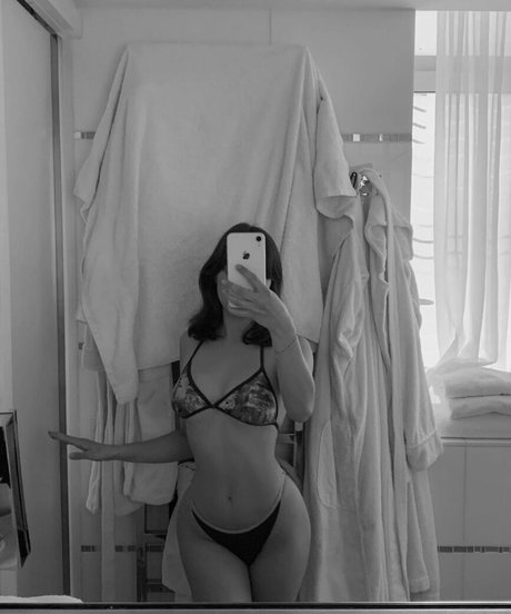 Foto di nudo di fuga di OnlyFans di Maelys
