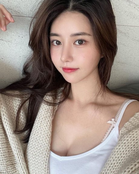 Foto di nudo di fuga di OnlyFans di Lee Hayun