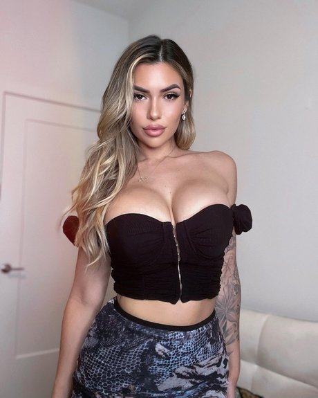 Foto di nudo di fuga di OnlyFans di Luciana Del Mar
