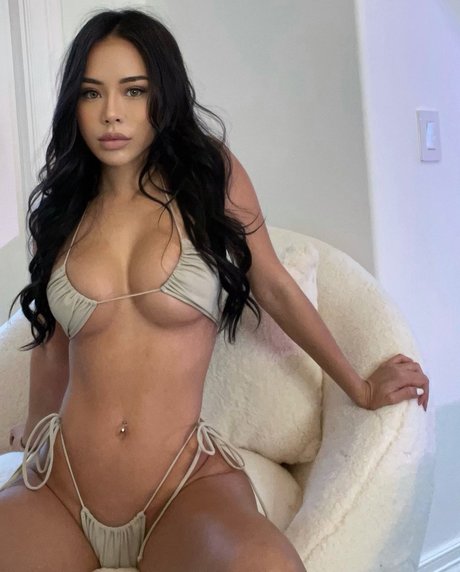 Foto di nudo di fuga di OnlyFans di Jasmine