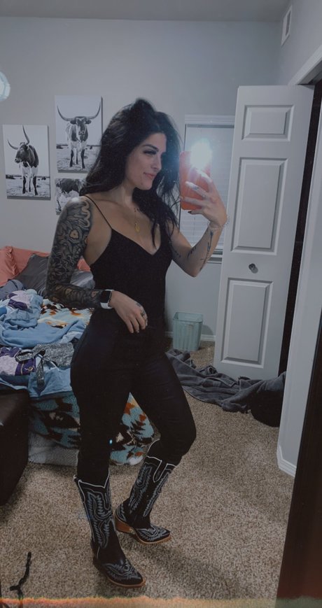 Foto di nudo di fuga di OnlyFans di Ky