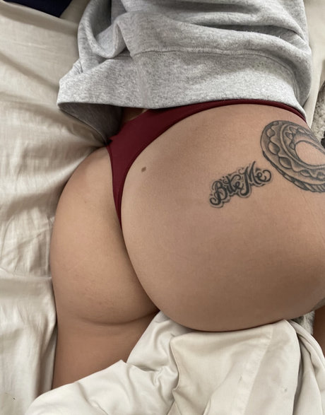 Foto di nudo di fuga di OnlyFans di Itz Wavybaby