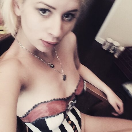 Foto di nudo di fuga di OnlyFans di Uli Krown