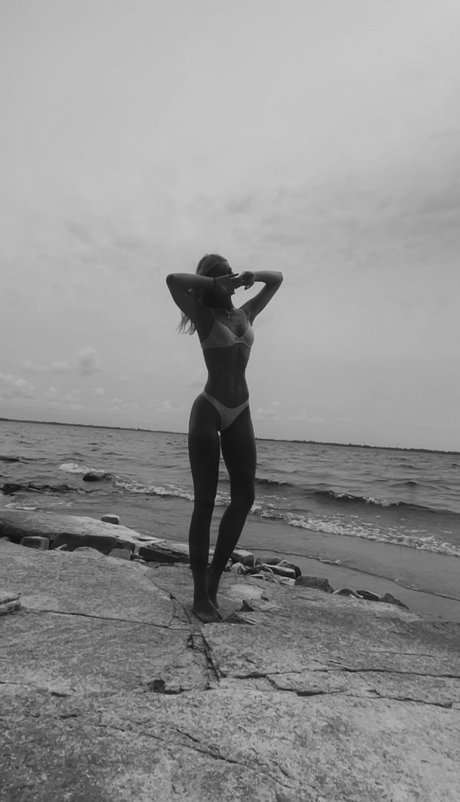Foto di nudo di fuga di OnlyFans di Anna Moores