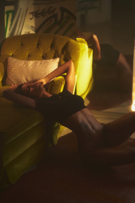 Foto di nudo di fuga di OnlyFans di Luci Lane