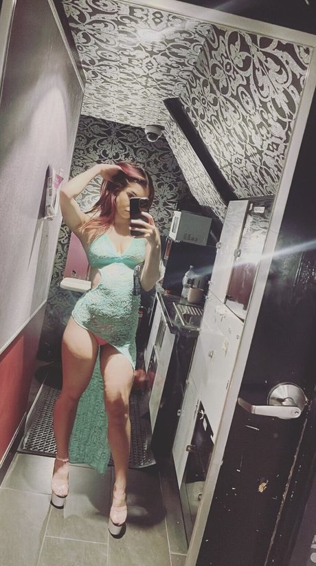 Foto di nudo di fuga di OnlyFans di Angelenarowex