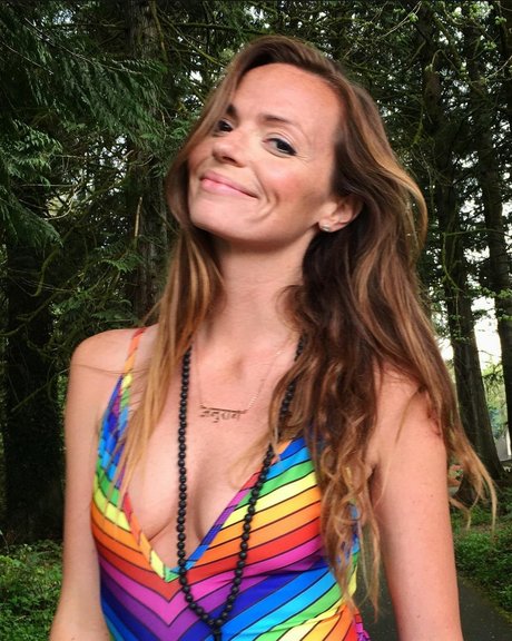 Foto di nudo di fuga di OnlyFans di Emily Hart