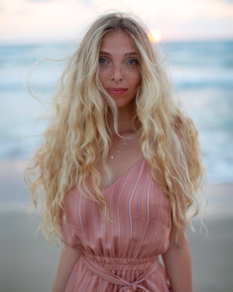 Foto di nudo di fuga di OnlyFans di Anna Bella