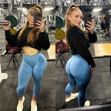 Foto di nudo di fuga di OnlyFans di Amber J Smith