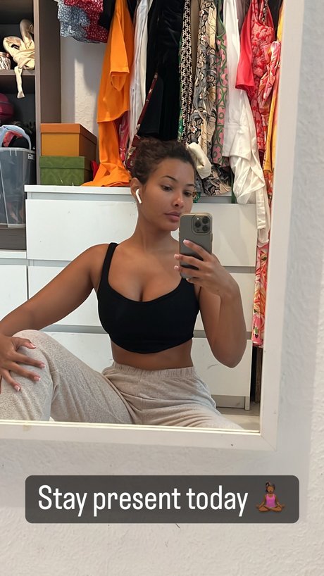 Foto di nudo di fuga di OnlyFans di Steph Esther