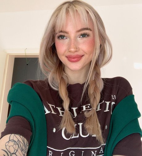 Caelyn Mathews
