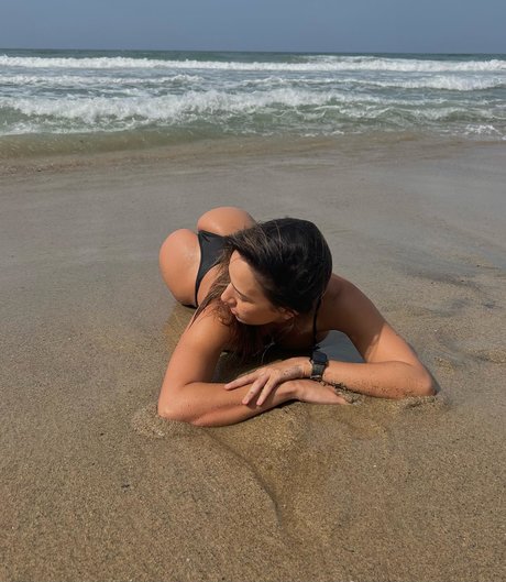 Foto di nudo di fuga di OnlyFans di Isabela Fasanaro