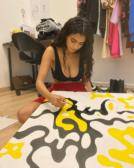 Foto di nudo di fuga di OnlyFans di Marina