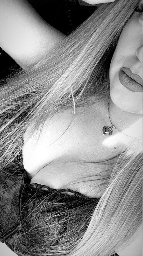Foto di nudo di fuga di OnlyFans di Rude In Life