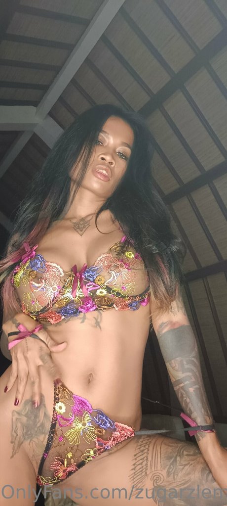Foto di nudo di fuga di OnlyFans di Zarah Leema