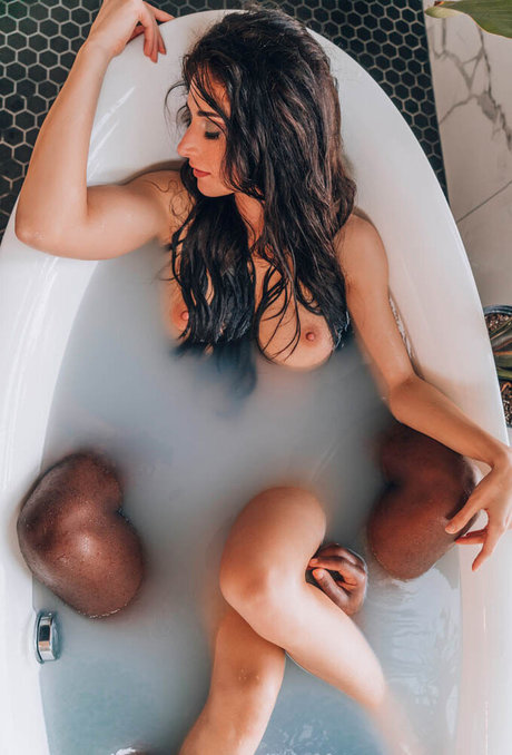 Erika Atomika