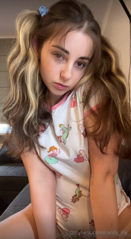 Foto di nudo di fuga di OnlyFans di Candy Lily