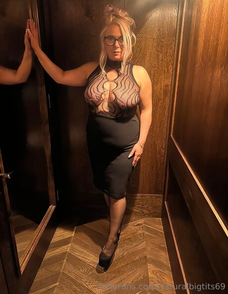 Foto di nudo di fuga di OnlyFans di Naturalbigtits69