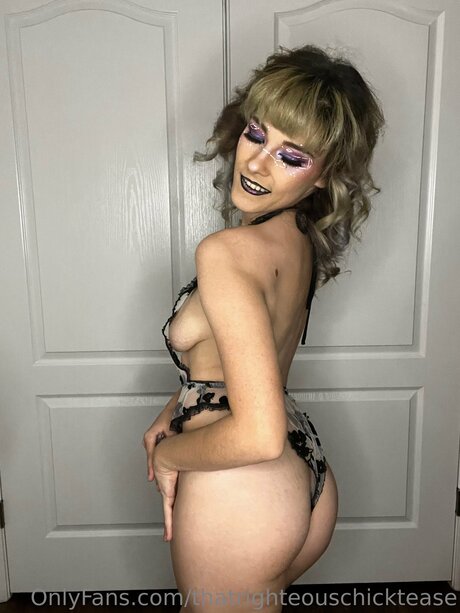 Thatrighteouschicktease